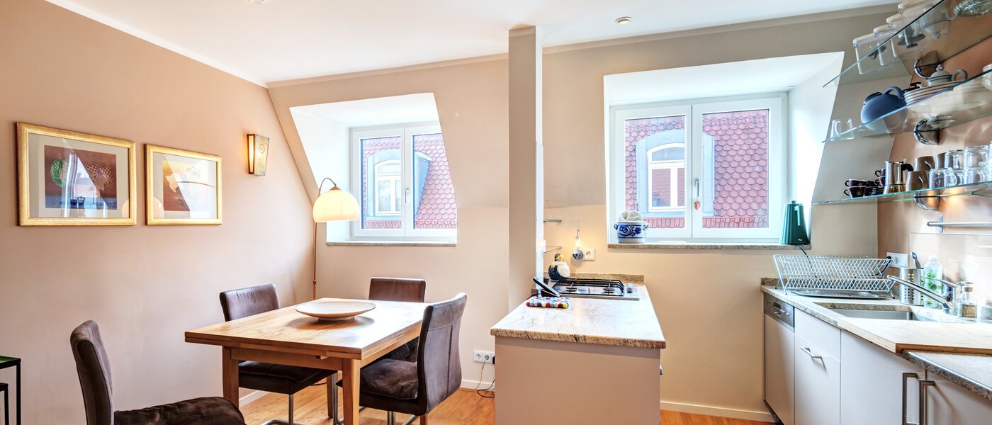 アティック・フラット（屋根裏） München Haidhausen 04 キッチン 14648