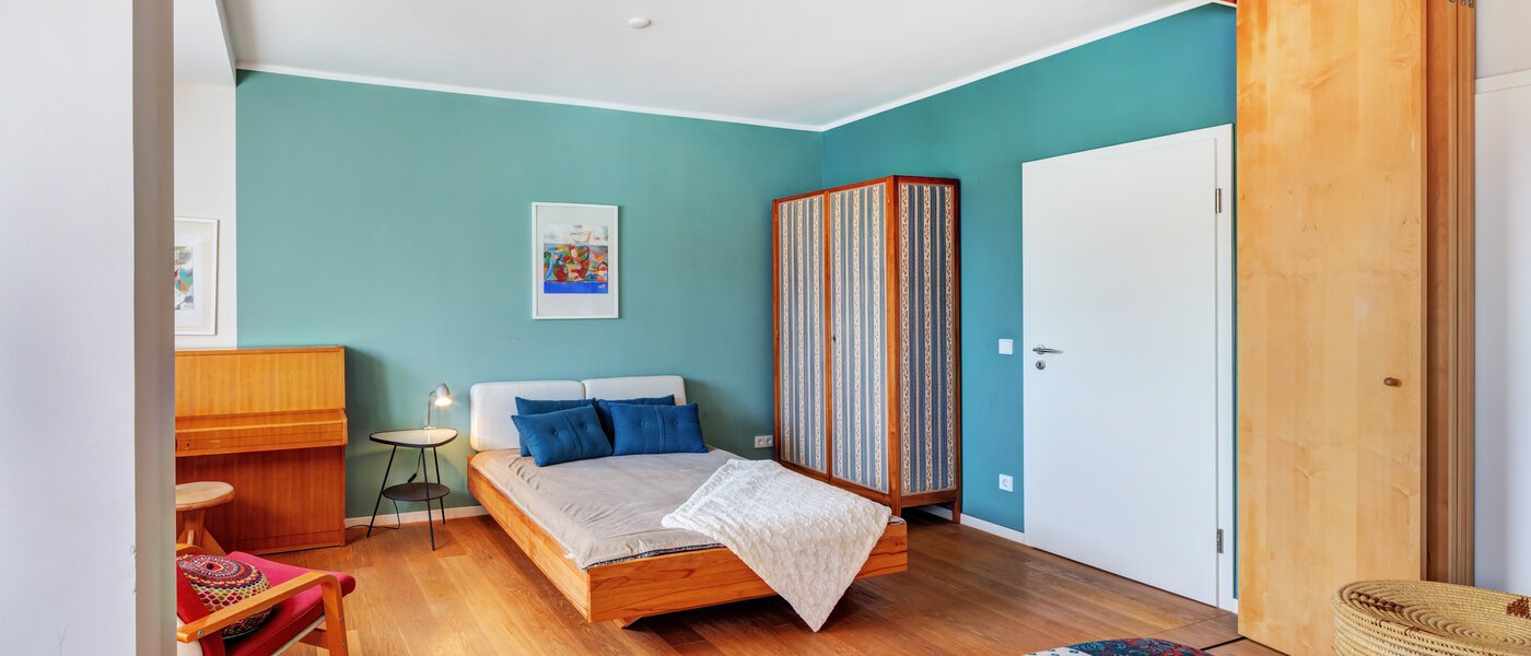 アティック・フラット（屋根裏） München Haidhausen 02 3.　寝室 14648