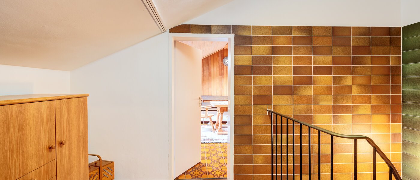 セミ・デタッチド・ハウス（一戸建てを二つに分けた家屋） München Lochhausen 01 玄関入り口 14662