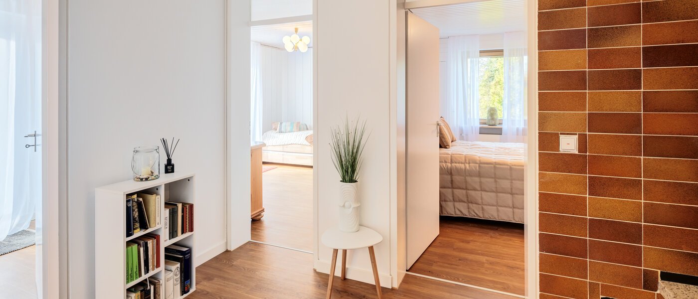 セミ・デタッチド・ハウス（一戸建てを二つに分けた家屋） München Lochhausen 04 玄関入り口 14662