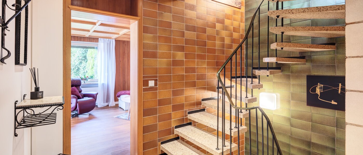 セミ・デタッチド・ハウス（一戸建てを二つに分けた家屋） München Lochhausen 06 玄関入り口 14662