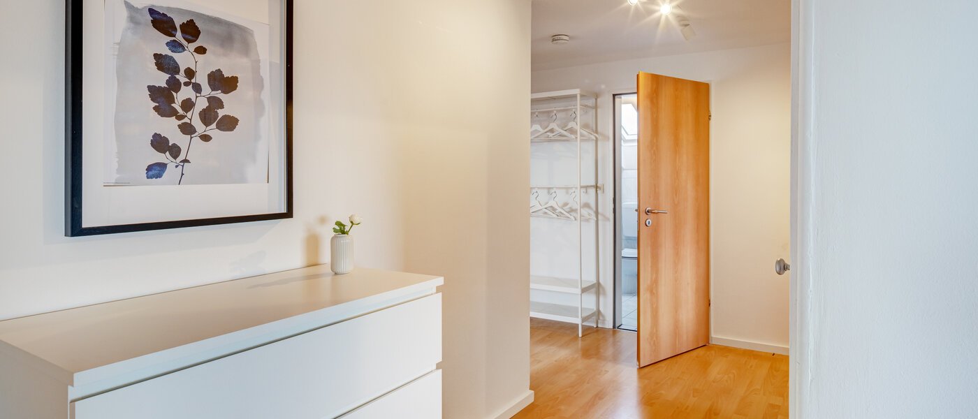 アティック・フラット（屋根裏） Dachau 02 玄関入り口 14669