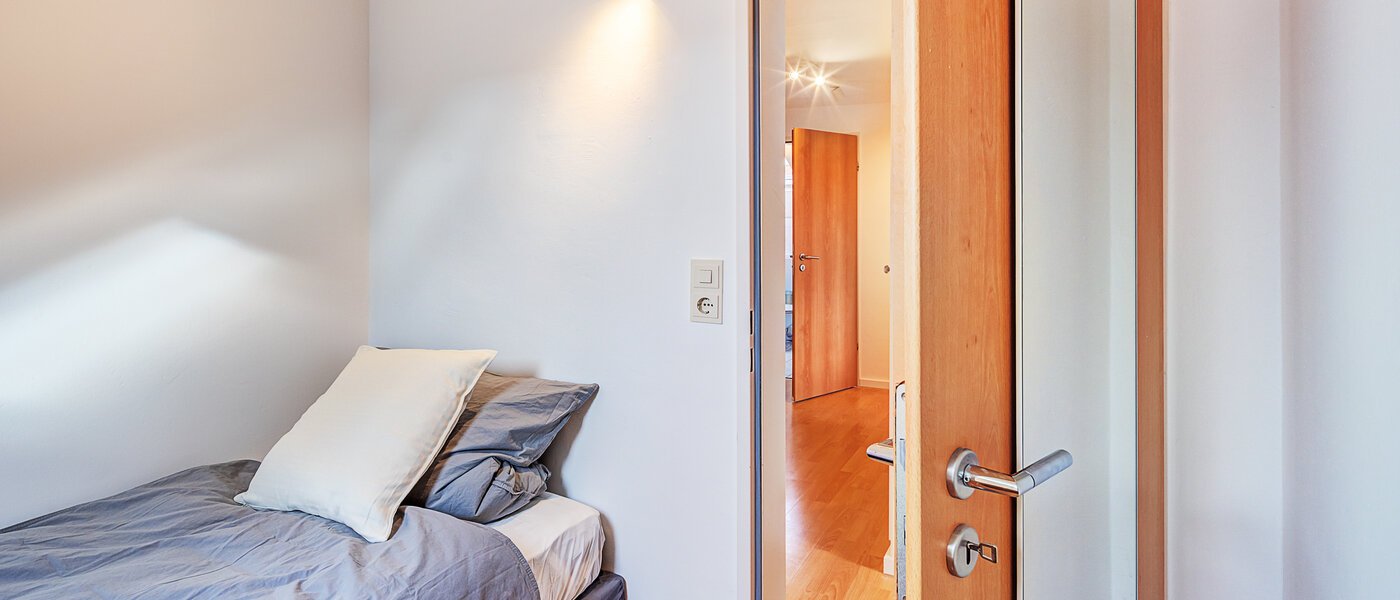 アティック・フラット（屋根裏） Dachau 02 2.　寝室 14669