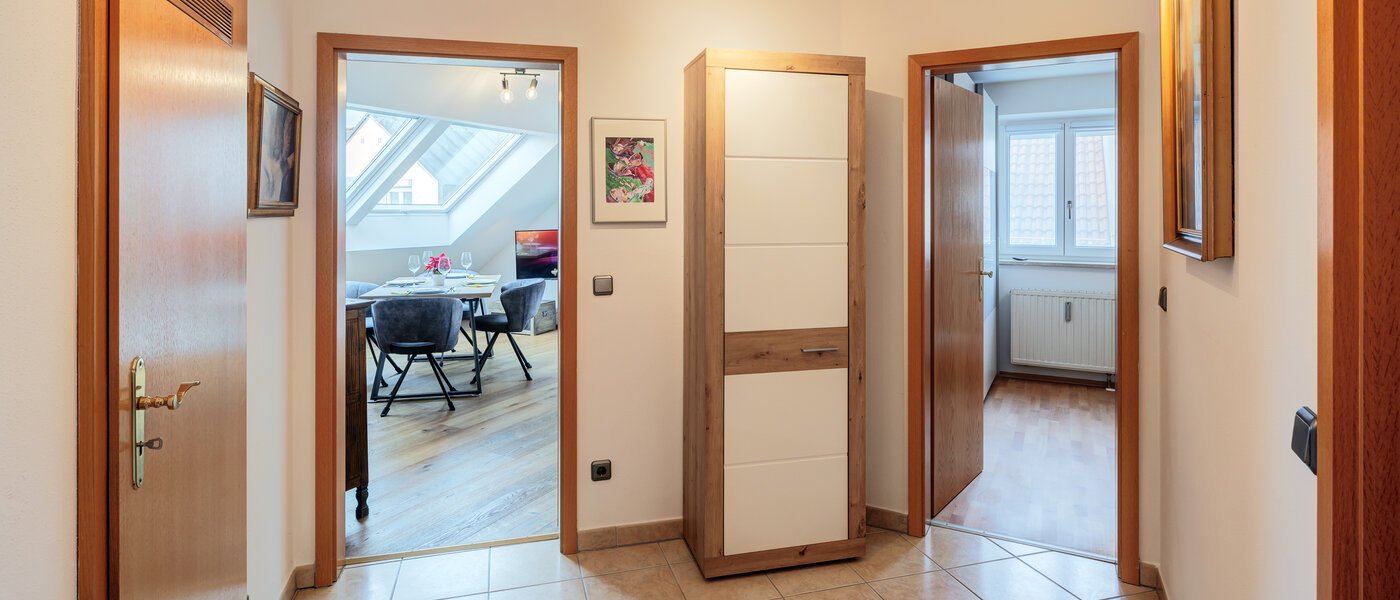 アティック・フラット（屋根裏） München Neufahrn b. Freising 02 玄関入り口 14673