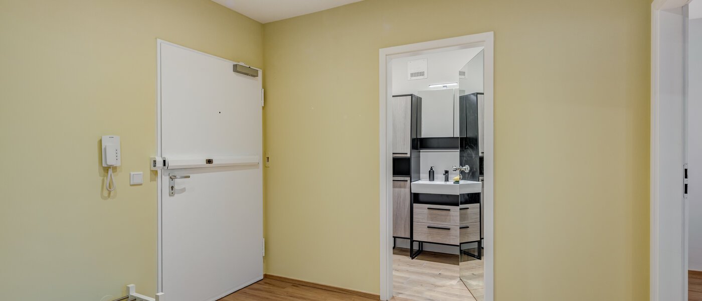 マンション München Bogenhausen 04 玄関入り口 14675