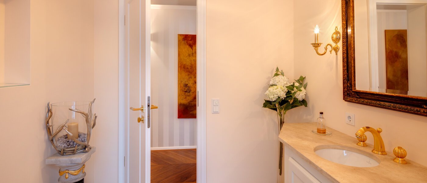 邸宅 Starnberg 02 ゲスト用 WC 14680