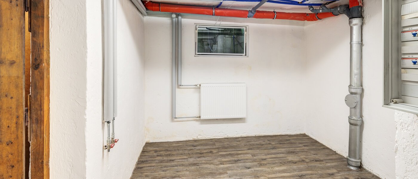 一戸建て München Trudering 01 貯蔵室 14681