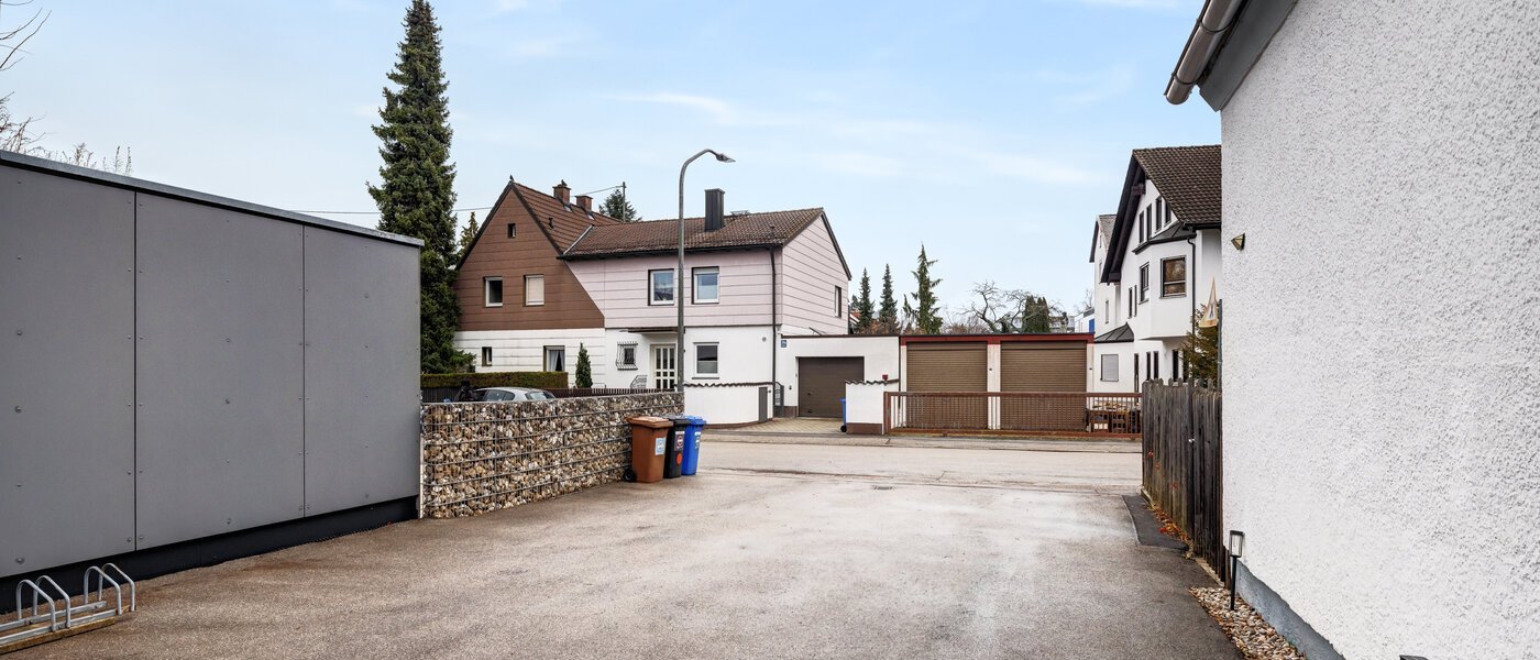 一戸建て München Trudering 02 中庭の入り口 14681