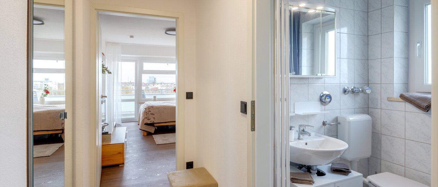 アパルトマン München Oberföhring 02 玄関入り口 14689