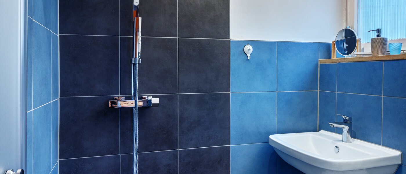 テラスハウス角住宅 Unterhaching 01 ２つめの浴室 14690