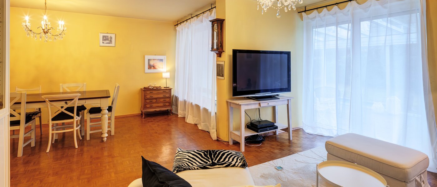 テラスハウス角住宅 Unterhaching 03 リビングエリア 14690