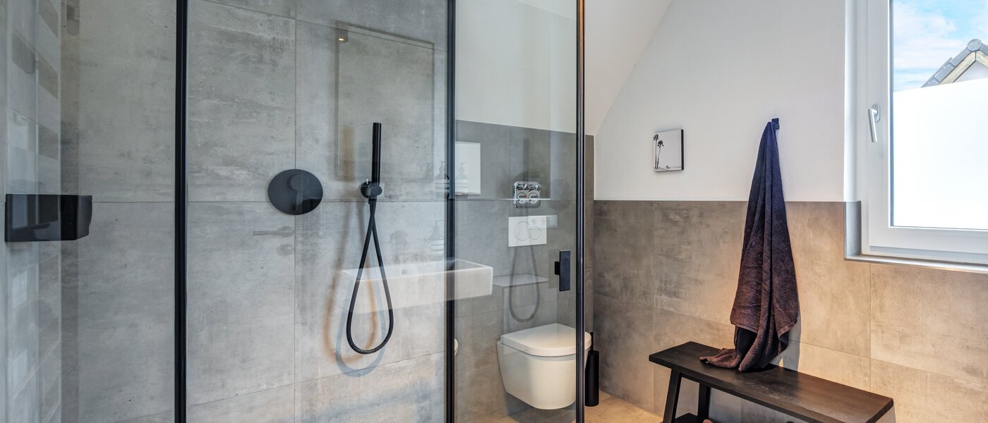 アティック・フラット（屋根裏） München Allach 03 浴室 14692