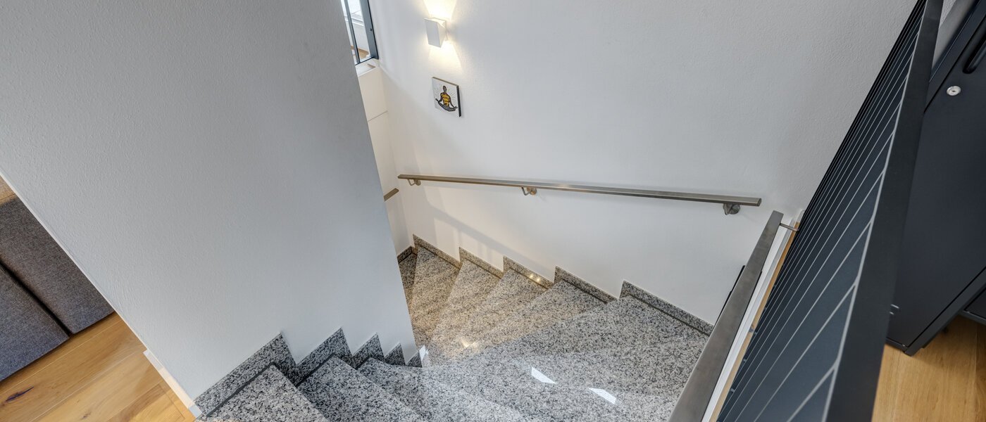 アティック・フラット（屋根裏） München Allach 03 玄関入り口 14692