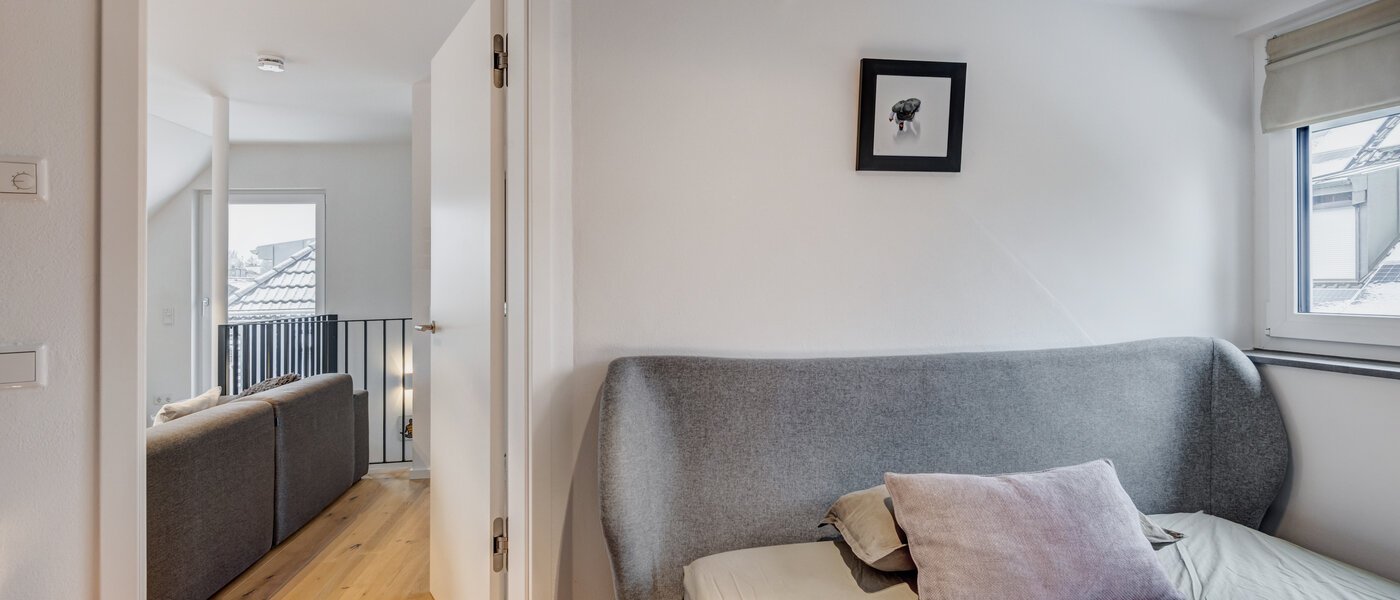 アティック・フラット（屋根裏） München Allach 04 寝室 14692