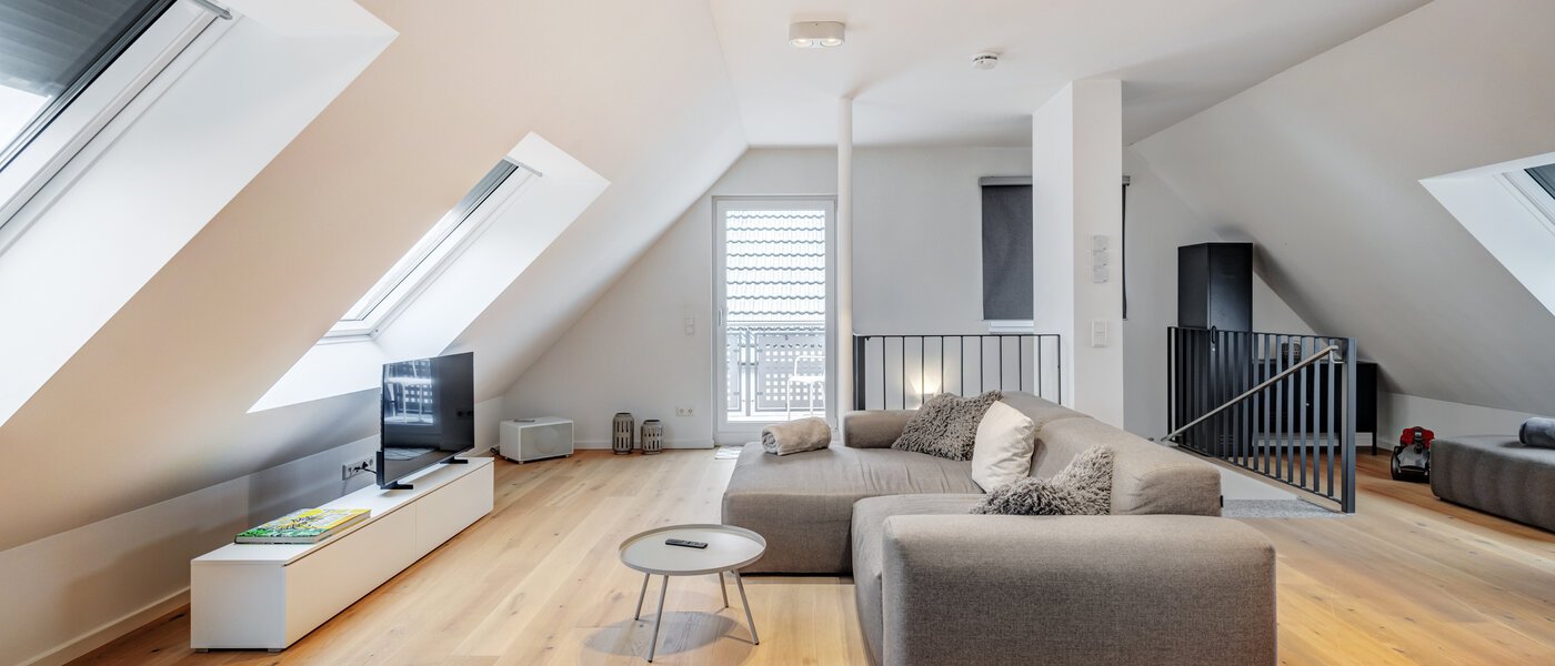 アティック・フラット（屋根裏） München Allach 01 リビングエリア 14692