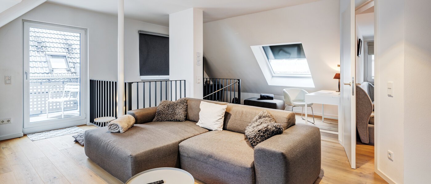 アティック・フラット（屋根裏） München Allach 02 リビングエリア 14692