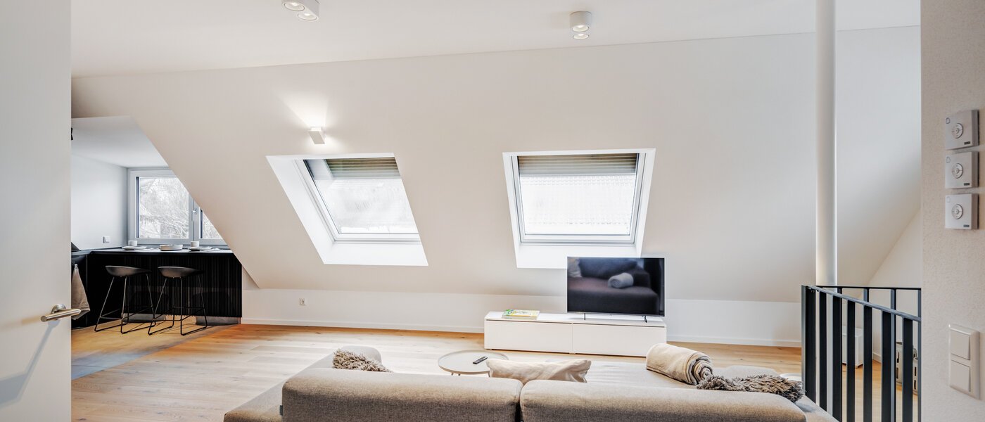 アティック・フラット（屋根裏） München Allach 04 リビングエリア 14692