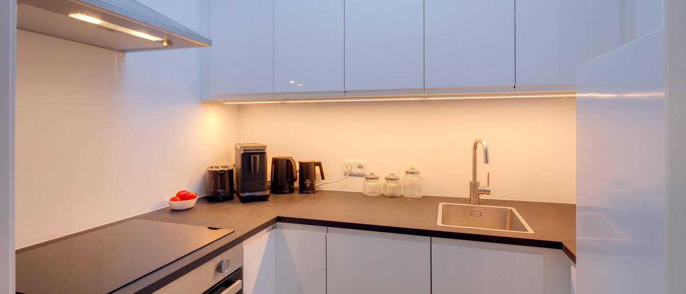 アティック・フラット（屋根裏） München Neuhausen 01 キッチン 14695