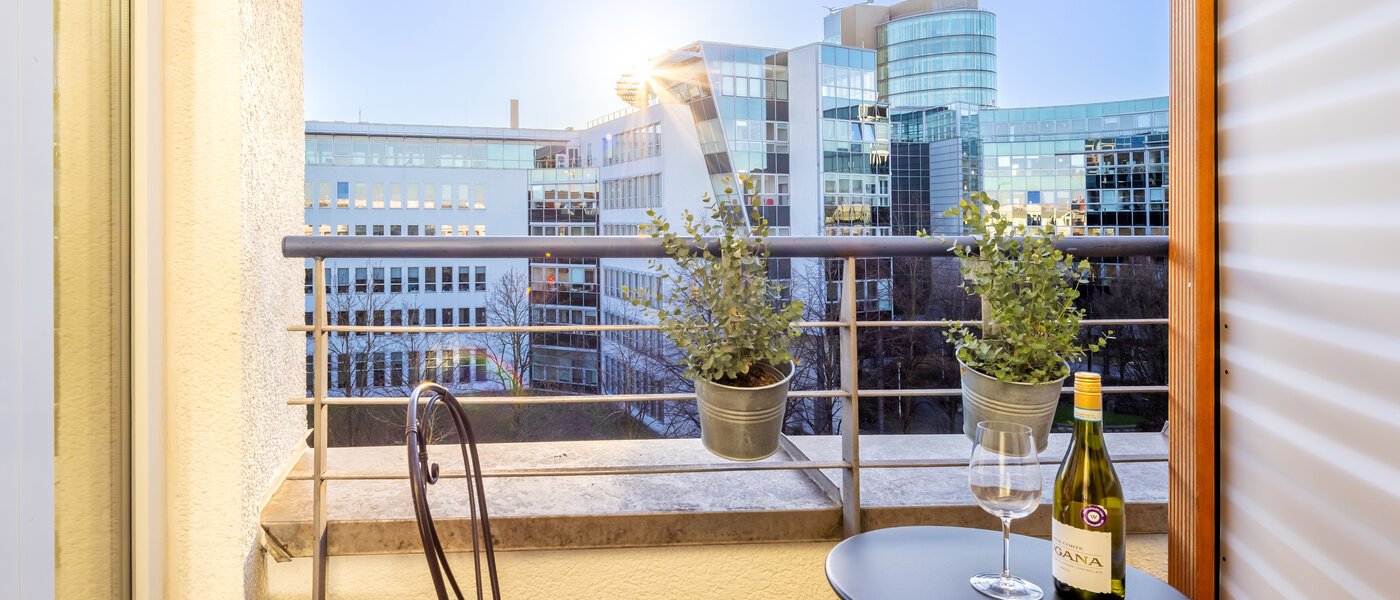 アティック・フラット（屋根裏） München Neuhausen 02 ベランダ 14695