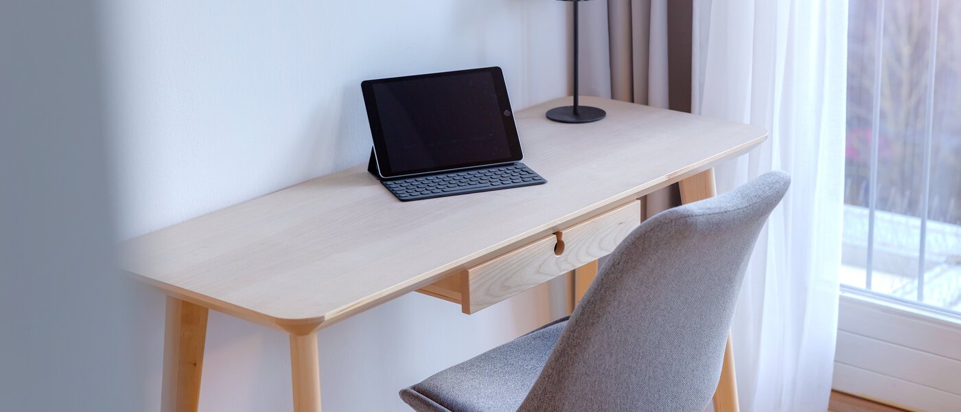 アティック・フラット（屋根裏） München Neuhausen 03 リビングエリア 14695