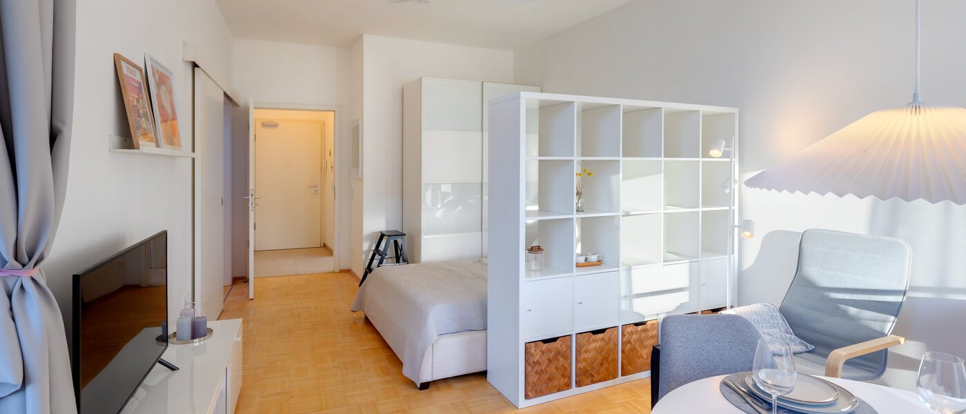 アティック・フラット（屋根裏） München Neuhausen 05 リビングエリア 14695