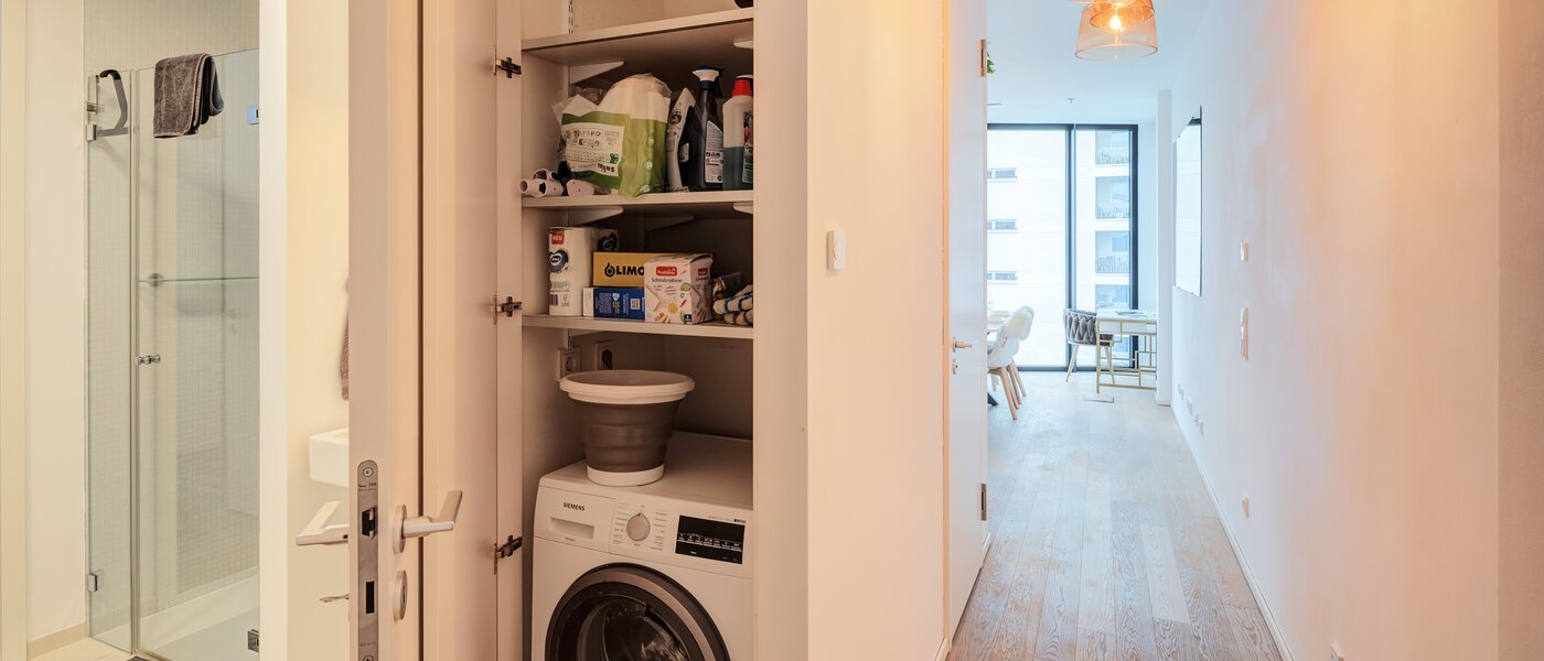 ペントハウス München Neuhausen 04 玄関入り口 14699