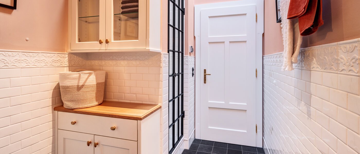 アティック・フラット（屋根裏） München Neuhausen 02 1つめの浴室 14709