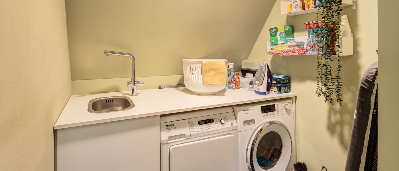 アティック・フラット（屋根裏） München Neuhausen 02 家事室 14709