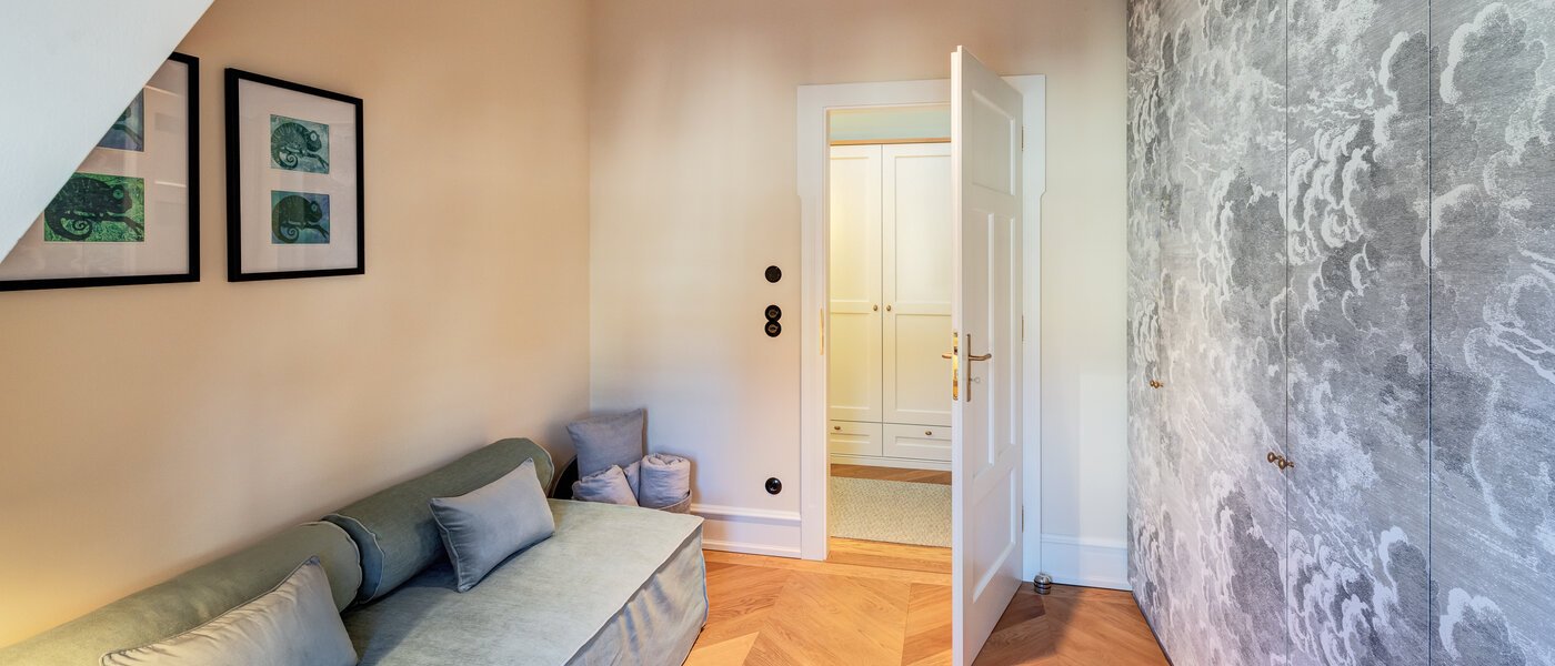 アティック・フラット（屋根裏） München Neuhausen 02 ゲストルーム 14709