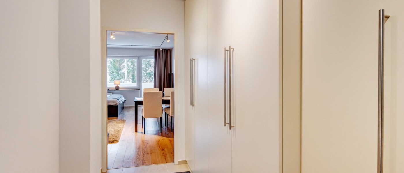 マンション München Schwabing (links der Leopoldstraße) 01 玄関入り口 14718