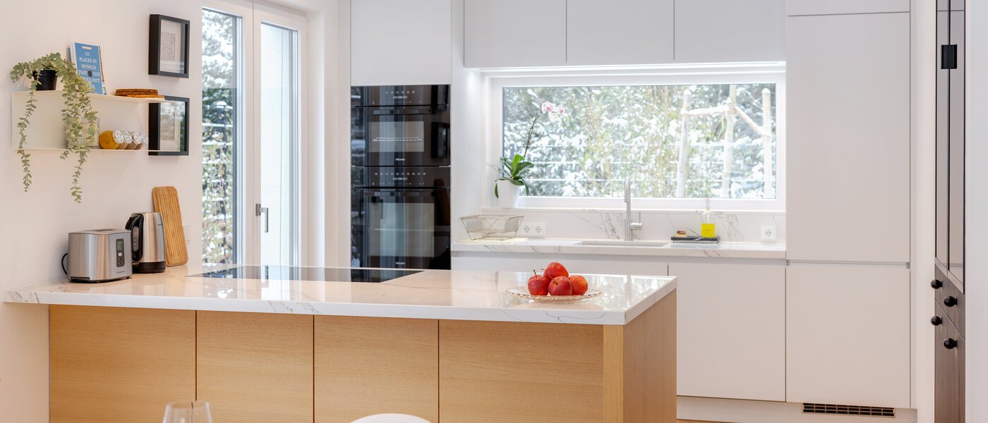 セミ・デタッチド・ハウス（一戸建てを二つに分けた家屋） München Pasing 01 キッチン 14721