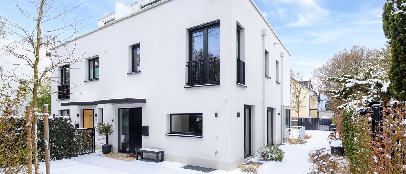 セミ・デタッチド・ハウス（一戸建てを二つに分けた家屋） München Pasing 01 庭 14721