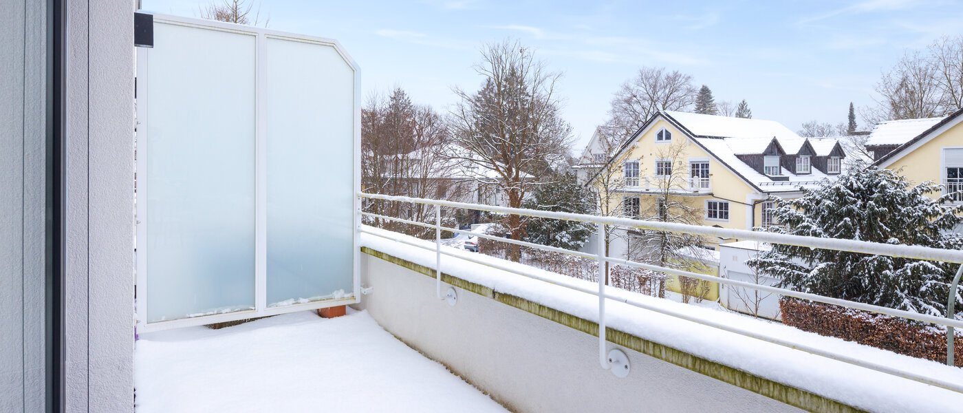 セミ・デタッチド・ハウス（一戸建てを二つに分けた家屋） München Pasing 02 ルーフテラス 14721