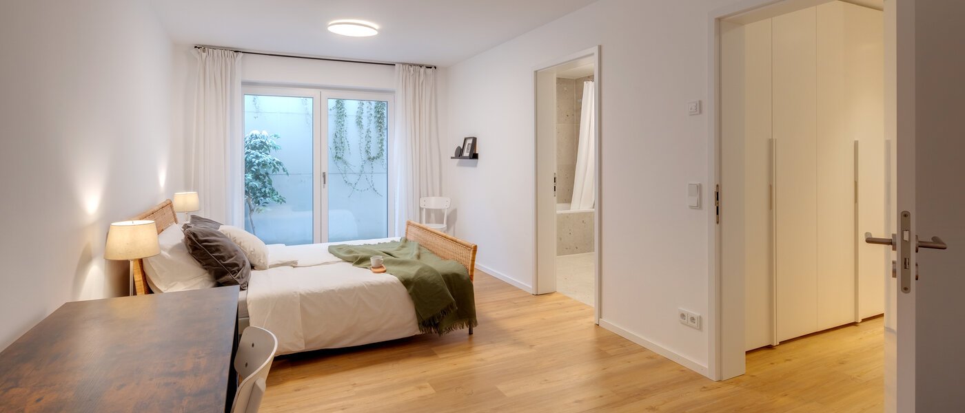 セミ・デタッチド・ハウス（一戸建てを二つに分けた家屋） München Pasing 01 ゲストルーム 14721