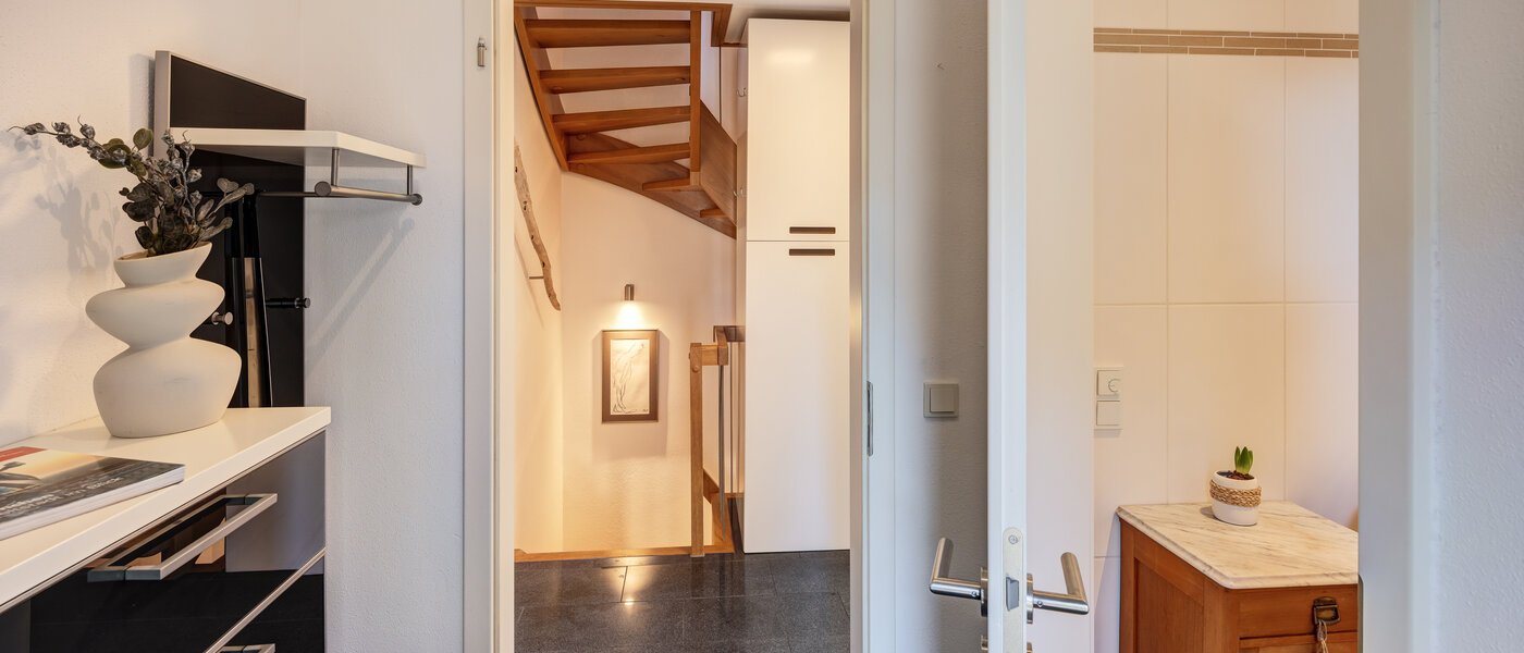 テラスハウス角住宅 München Untermenzing 02 玄関入り口 14723