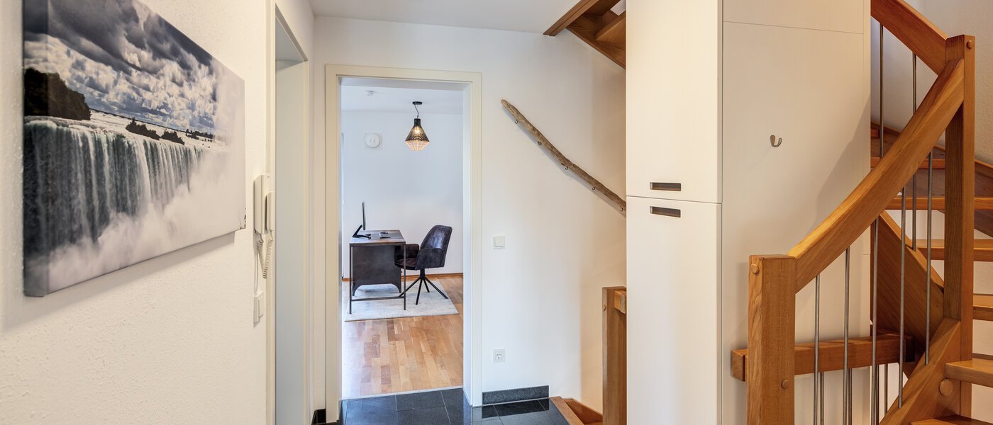 テラスハウス角住宅 München Untermenzing 03 玄関入り口 14723