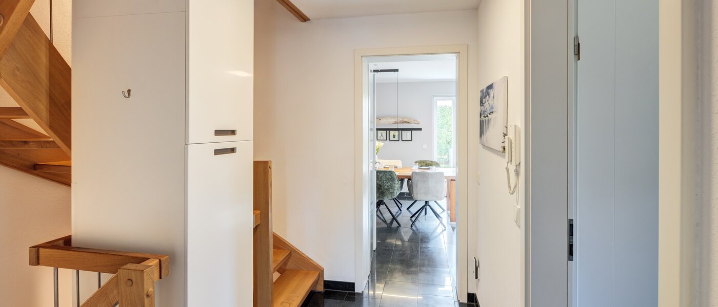 テラスハウス角住宅 München Untermenzing 04 玄関入り口 14723