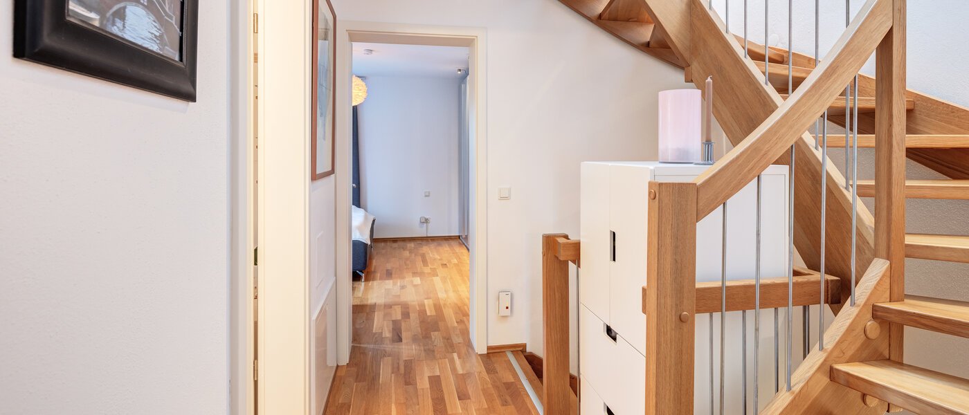 テラスハウス角住宅 München Untermenzing 05 玄関入り口 14723