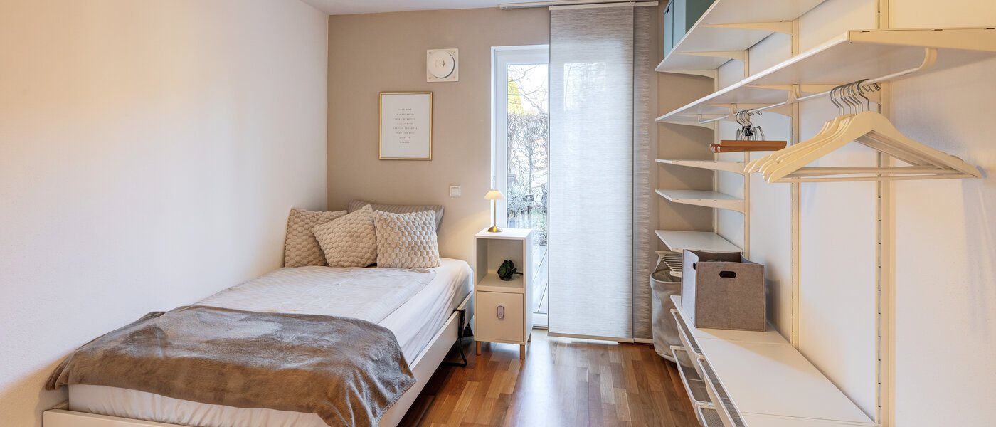 テラスハウス角住宅 München Untermenzing 01 2.　寝室 14723