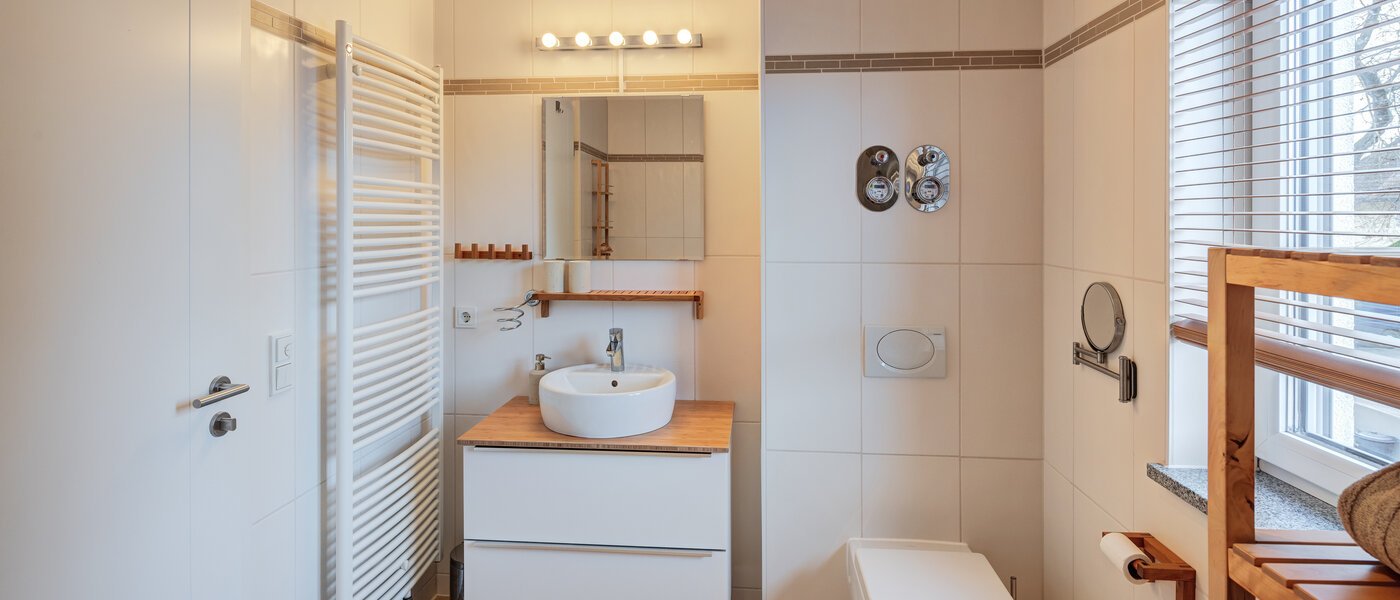 テラスハウス角住宅 München Untermenzing 03 1つめの浴室 14723