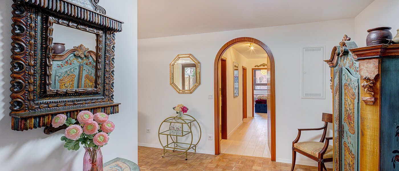 庭付き住宅 München Solln 01 玄関入り口 14725