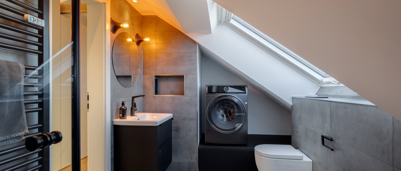 アティック・フラット（屋根裏） München Forstenried 01 浴室 14733