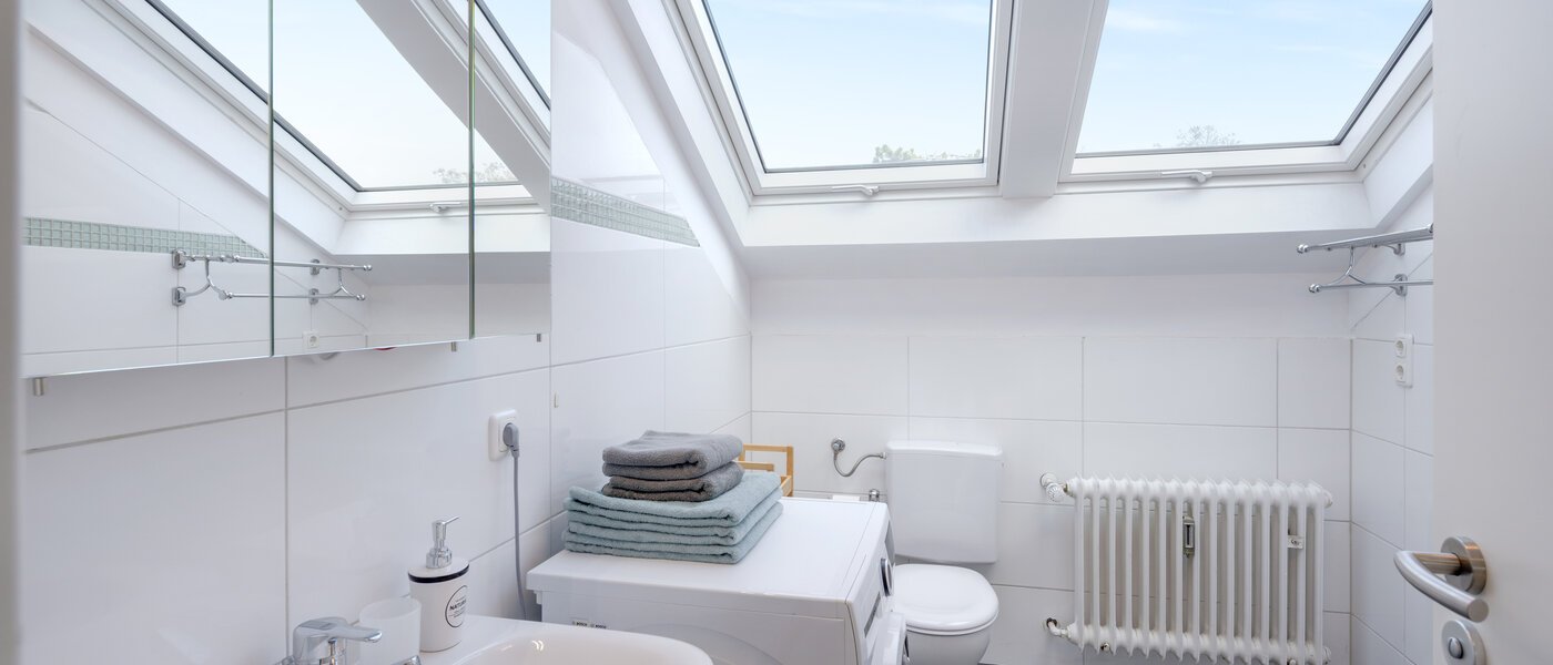 アティック・フラット（屋根裏） Gröbenzell 01 浴室 14746