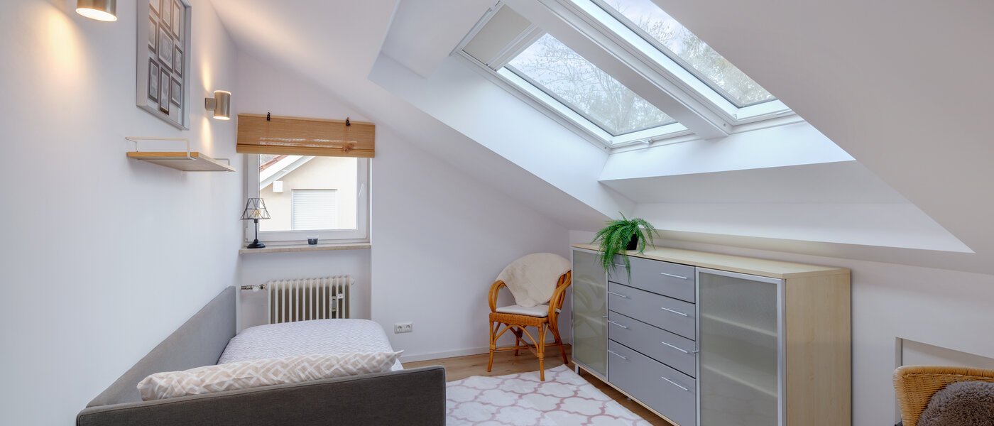 アティック・フラット（屋根裏） Gröbenzell 01 2.　寝室 14746