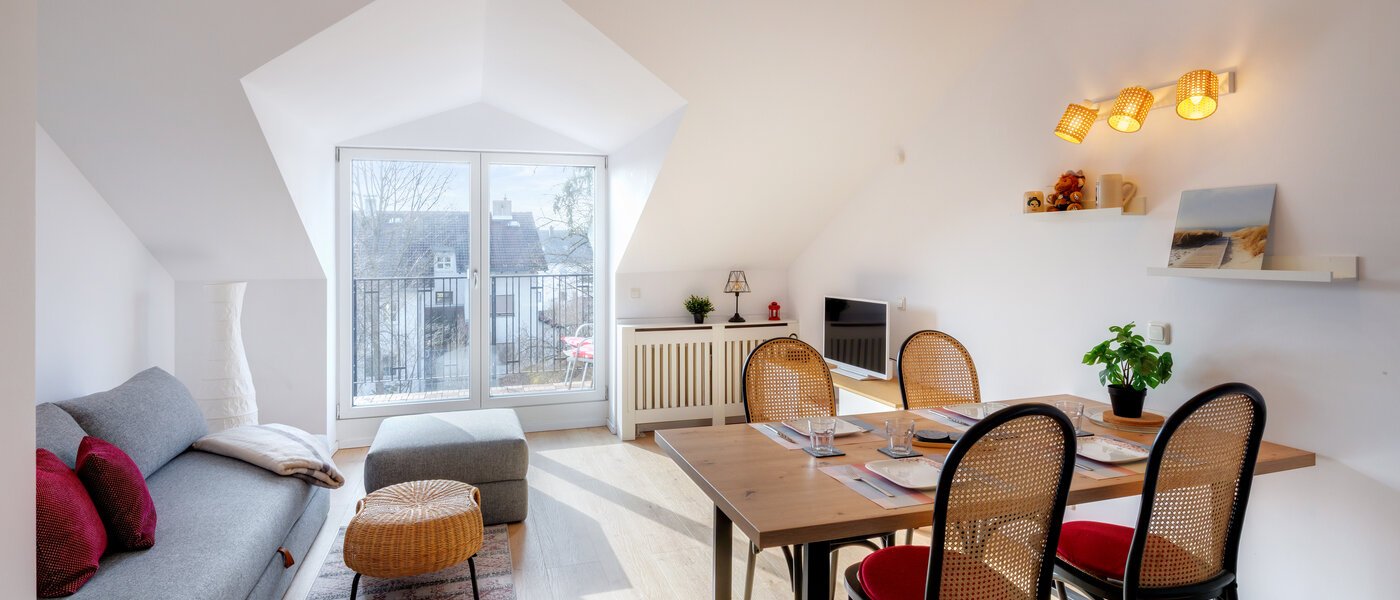 アティック・フラット（屋根裏） Gröbenzell 02 リビングエリア 14746