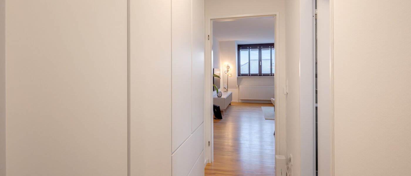 アティック・フラット（屋根裏） München Isarvorstadt 03 玄関入り口 14762