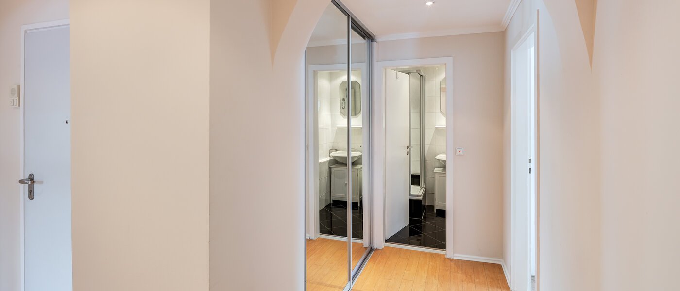 マンション München Nymphenburg 04 玄関入り口 14770