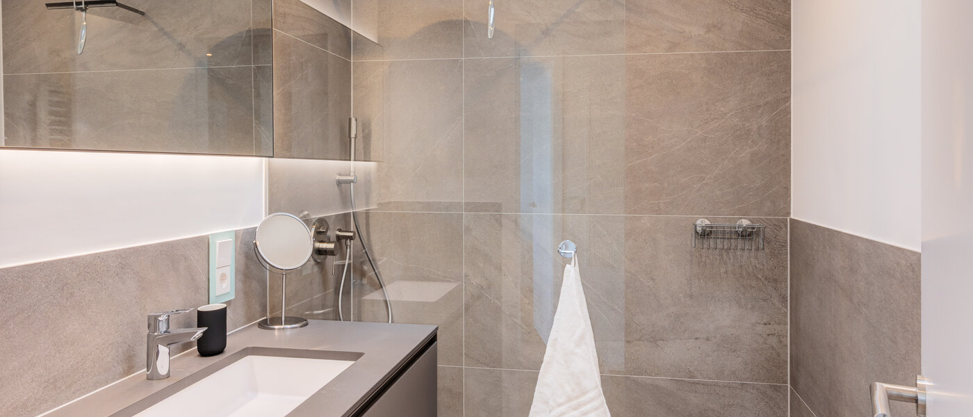 ペントハウス München Nymphenburg 01 1つめの浴室 14775