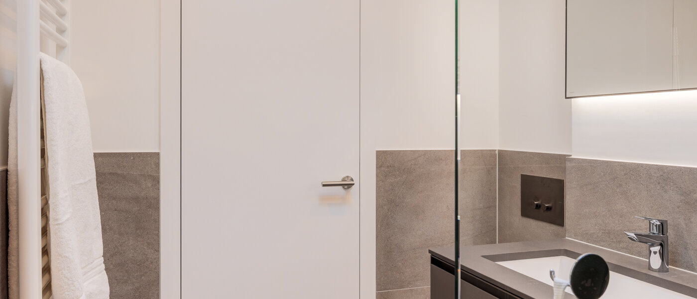 ペントハウス München Nymphenburg 03 1つめの浴室 14775