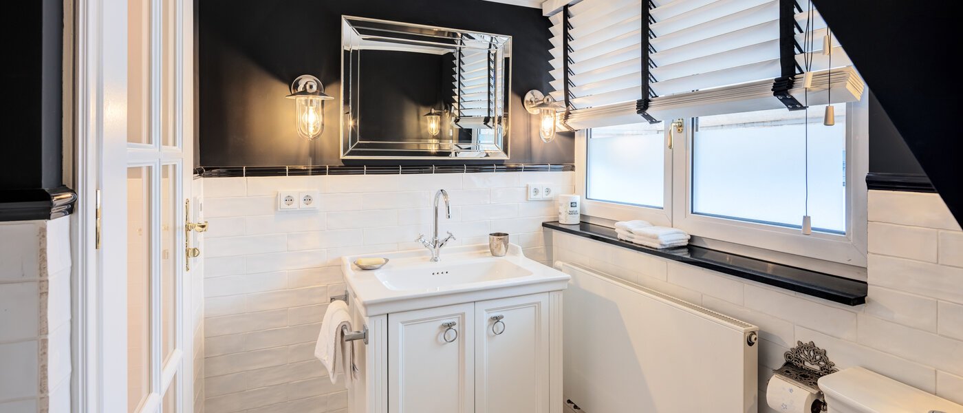 テラスハウス München Schwabing 01 1つめの浴室 14779